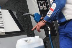 Gobierno duplica a US$ 3.000 millones el monto del mecanismo para contener alzas de los combustibles Gobierno duplica a US$ 3.000 millones el monto del mecanismo para contener alzas de los combustibles