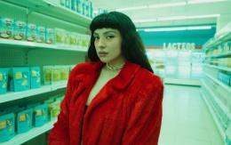 Mon Laferte estrena videoclip de "Supermercado": "Me enojé con mi pareja y escribí la canción" Mon Laferte estrena videoclip de "Supermercado": "Me enojé con mi pareja y escribí la canción"