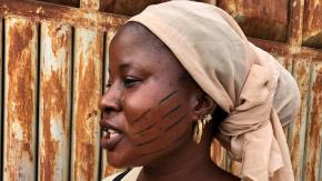Cicatrices faciales: la violenta práctica a niños que es vista en África como símbolo de orgullo Cicatrices faciales: la violenta práctica a niños que es vista en África como símbolo de orgullo
