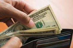 Dólar sube casi $ 20 en medio de apreciación global de la divisa y fuerte baja del cobre Dólar sube casi $ 20 en medio de apreciación global de la divisa y fuerte baja del cobre