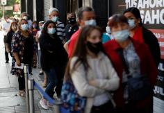 AFP se enfrentan con el gobierno por excluirlos de administrar futura cotización obligatoria del 10%