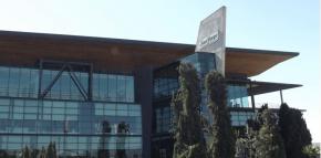 Empresa le paga por error sueldo de $ 165 millones a trabajador, éste desaparece... y luego renuncia Empresa le paga por error sueldo de $ 165 millones a trabajador, éste desaparece... y luego renuncia