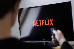 Dos actores mueren en accidente durante rodaje de serie de Netflix
