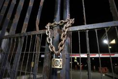 Con cadenas y candados: Trabajadores de Codelco cerraron División de Ventanas esta medianoche Con cadenas y candados: Trabajadores de Codelco cerraron División de Ventanas esta medianoche