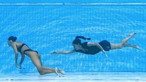 El momento en que salvan a la nadadora Anita Álvarez tras desmayarse en la piscina durante Mundial El momento en que salvan a la nadadora Anita Álvarez tras desmayarse en la piscina durante Mundial