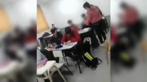 Todo por un sándwich: mujer irrumpe en clases para golpear a alumno que habría amenazado a su hijo Todo por un sándwich: mujer irrumpe en clases para golpear a alumno que habría amenazado a su hijo