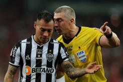 Hinchas ecuatorianos se burlaron de Eduardo Vargas durante Copa Libertadores: "No van al Mundial" Hinchas ecuatorianos se burlaron de Eduardo Vargas durante Copa Libertadores: "No van al Mundial"