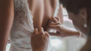 Abuela es enterrada por error con el vestido de novia de su nieta a solo meses del matrimonio Abuela es enterrada por error con el vestido de novia de su nieta a solo meses del matrimonio