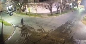 Policía mató a dos motochorros que intentaron asaltarlo: Habían cometido tres robos previamente Policía mató a dos motochorros que intentaron asaltarlo: Habían cometido tres robos previamente