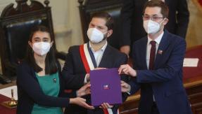 Así fue la ceremonia en que se disolvió la Convención Constitucional y se entregó la propuesta final Así fue la ceremonia en que se disolvió la Convención Constitucional y se entregó la propuesta final