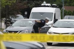 Al menos 6 muertos y 24 heridos en tiroteo en desfile cerca de Chicago Al menos 6 muertos y 24 heridos en tiroteo en desfile cerca de Chicago