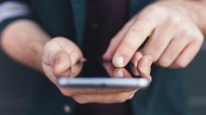 Hombre que perdió un ojo se pegó el de una caricatura para que lo reconociera una App del celular Hombre que perdió un ojo se pegó el de una caricatura para que lo reconociera una App del celular