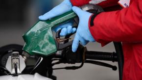 Hacienda ante nueva alza de bencinas: "Si el Mepco no existiera, la gasolina estaría en los $1.630" Hacienda ante nueva alza de bencinas: "Si el Mepco no existiera, la gasolina estaría en los $1.630"