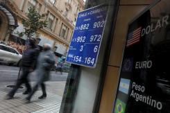 Dólar en Chile cierra con baja de más de $20 y se aleja del récord