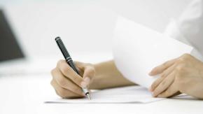 Madre hace firmar contrato de arriendo a su hija de 18 años para que se quede en la casa Madre hace firmar contrato de arriendo a su hija de 18 años para que se quede en la casa