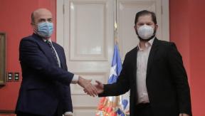 Acusación de intervención electoral: Contraloría da 5 días a Boric para explicar reunión con el PS Acusación de intervención electoral: Contraloría da 5 días a Boric para explicar reunión con el PS