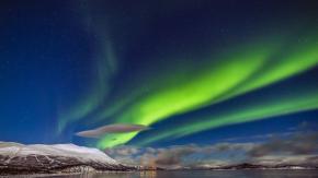 El "agujero azul" en el cielo de Suecia que deja ver auroras boreales y arcoíris lunares El "agujero azul" en el cielo de Suecia que deja ver auroras boreales y arcoíris lunares