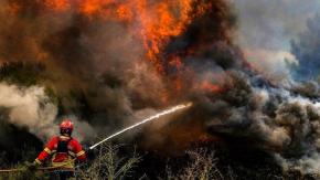 Ola de calor en Europa: devastadores incendios forestales se propagan en el Mediterráneo Ola de calor en Europa: devastadores incendios forestales se propagan en el Mediterráneo