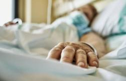 Mujer despertó de un coma tras dos años y reveló que su hermano fue el responsable de su estado Mujer despertó de un coma tras dos años y reveló que su hermano fue el responsable de su estado