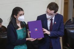 Advierten error de redacción en artículo de la propuesta de nueva Constitución Advierten error de redacción en artículo de la propuesta de nueva Constitución