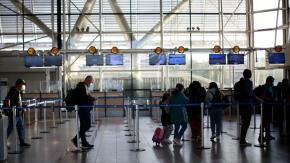 "En las fábricas hay mucha pega": El relato de los chilenos que viajaron a trabajar a Japón "En las fábricas hay mucha pega": El relato de los chilenos que viajaron a trabajar a Japón