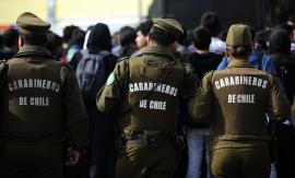 Dan de baja a carabineros por no ayudar a hombre que sufrió asalto: murió en la vía pública