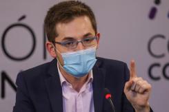 Contraloría pide informe al Hospital Barros Luco por reunión de Gaspar Domínguez con equipo médico Contraloría pide informe al Hospital Barros Luco por reunión de Gaspar Domínguez con equipo médico