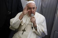 El papa reconoce que el trato a los pueblos indígenas en Canadá fue un "genocidio" El papa reconoce que el trato a los pueblos indígenas en Canadá fue un "genocidio"