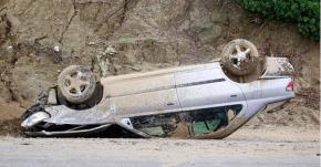 Dos mujeres fueron asaltadas mientras esperaban asistencia médica tras volcar su auto en Argentina