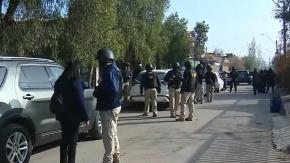 Operativo de la PDI terminó con 14 detenidos: incluyó distintos allanamientos en 27 domicilios Operativo de la PDI terminó con 14 detenidos: incluyó distintos allanamientos en 27 domicilios