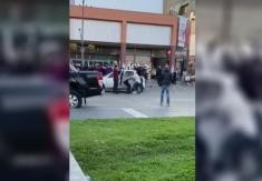 Con fierros y un bate: Grupo protagonizó violenta pelea en la Plaza Sucre de Viña del Mar Con fierros y un bate: Grupo protagonizó violenta pelea en la Plaza Sucre de Viña del Mar