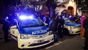 Argentina: Asaltantes son capturados robando y uno de ellos escapó corriendo Argentina: Asaltantes son capturados robando y uno de ellos escapó corriendo