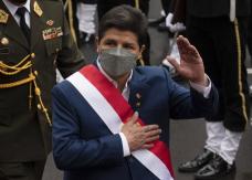 El presidente de Perú cambia a seis ministros y ratifica al jefe de gabinete El presidente de Perú cambia a seis ministros y ratifica al jefe de gabinete