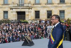 Petro propone a grupos armados en Colombia beneficios penales a cambio de pactos de paz Petro propone a grupos armados en Colombia beneficios penales a cambio de pactos de paz