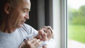 Paternidad tardía: los riesgos de ser un padre mayor (y cómo evitarlos) Paternidad tardía: los riesgos de ser un padre mayor (y cómo evitarlos)