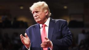 FBI habría buscado documentos clasificados sobre armas nucleares en allanamiento a mansión de Trump FBI habría buscado documentos clasificados sobre armas nucleares en allanamiento a mansión de Trump