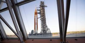 Nuevo cohete de la NASA, ya ubicado para su despegue a la Luna en 12 días Nuevo cohete de la NASA, ya ubicado para su despegue a la Luna en 12 días
