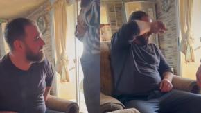 "No puede ser": Hombre rompe en llanto luego que su hijastra le dedicara un tatuaje "No puede ser": Hombre rompe en llanto luego que su hijastra le dedicara un tatuaje