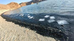 El agua de Balandra, la "playa más bonita de México" que pasó del turquesa a negro