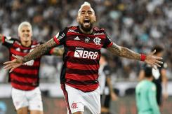 Vidal fue figura y anotó el gol que le dio el triunfo al Flamengo en el Brasileirao Vidal fue figura y anotó el gol que le dio el triunfo al Flamengo en el Brasileirao