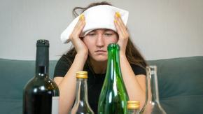 Cómo saber si tu resaca es por haber bebido en exceso o por intolerancia al alcohol Cómo saber si tu resaca es por haber bebido en exceso o por intolerancia al alcohol