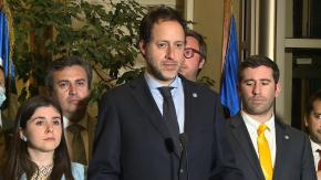 Bancada del Partido Republicano expulsa a Gonzalo De la Carrera tras agresión a diputado Sepúlveda Bancada del Partido Republicano expulsa a Gonzalo De la Carrera tras agresión a diputado Sepúlveda