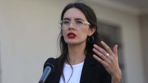 "Ropa americana": Vallejo responde a crítica de fundador de Evopoli por su vestimenta "Ropa americana": Vallejo responde a crítica de fundador de Evopoli por su vestimenta