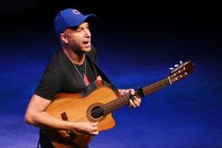 Tom Morello se refirió al Plebiscito en Chile "Están a punto de crear una constitución más justa" Tom Morello se refirió al Plebiscito en Chile "Están a punto de crear una constitución más justa"