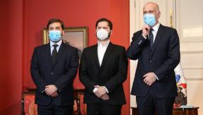 Presidentes del Senado y de la Cámara anuncian nuevo diálogo constitucional tras reunión con Boric Presidentes del Senado y de la Cámara anuncian nuevo diálogo constitucional tras reunión con Boric