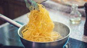 Nobel de física recomienda cocer fideos con el fuego apagado para ahorrar energía Nobel de física recomienda cocer fideos con el fuego apagado para ahorrar energía