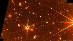 El telescopio James Webb desvela miles de estrellas en la nebulosa "Tarántula" El telescopio James Webb desvela miles de estrellas en la nebulosa "Tarántula"