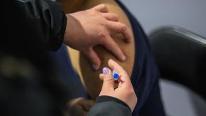 Vacunación contra la viruela del mono en Chile: Quiénes la recibirán y quiénes serán los primeros Vacunación contra la viruela del mono en Chile: Quiénes la recibirán y quiénes serán los primeros
