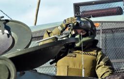 Diputados impulsan proyecto para que carabineros porten armas automáticas Diputados impulsan proyecto para que carabineros porten armas automáticas