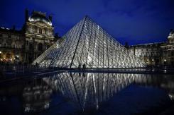 Versalles y el Louvre quedarán a oscuras más temprano por crisis energética en Francia Versalles y el Louvre quedarán a oscuras más temprano por crisis energética en Francia